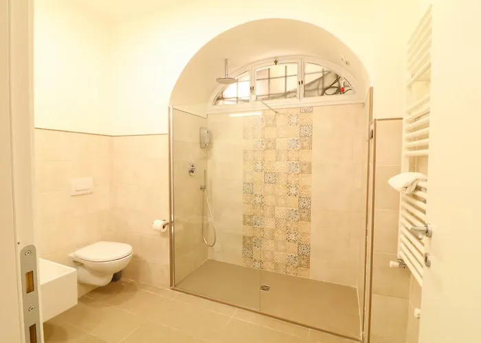 Borgonove Oda ve Kahvaltı 4*